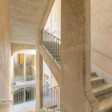 Apartment Atypique Et Cosy De Et Quais Du Rhone *