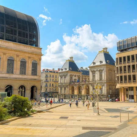 アパート Atypique Et Cosy De Et Quais Du Rhone リヨン